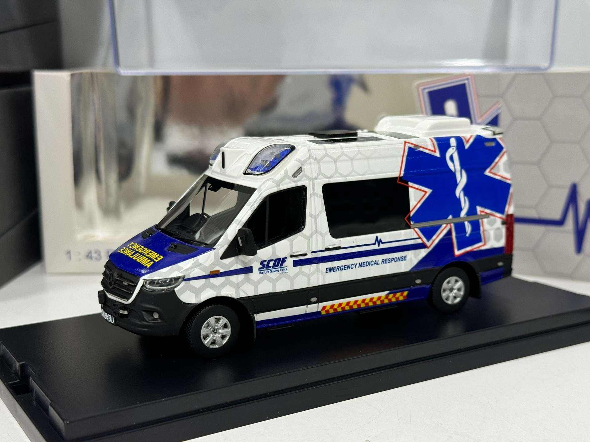 Diecast Masterpiece 1/43 Scale - Model Kit Singapore 评论和价格